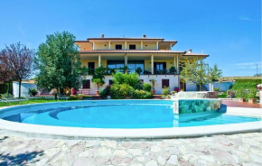 8 Bedroom Awesome Home In Gualdo Cattaneo Pg